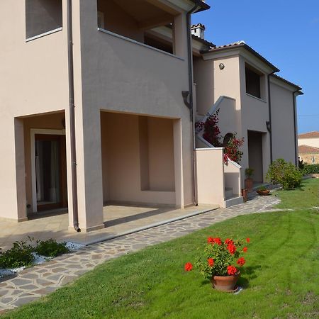 Guest Rooms Affittacamere Сан-Теодоро Экстерьер фото