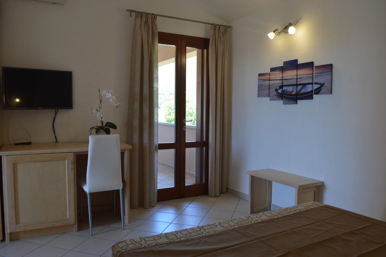 Guest Rooms Affittacamere Сан-Теодоро Экстерьер фото
