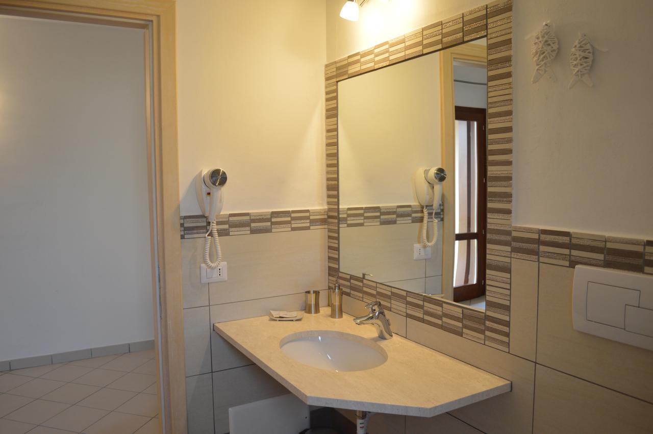 Guest Rooms Affittacamere Сан-Теодоро Экстерьер фото